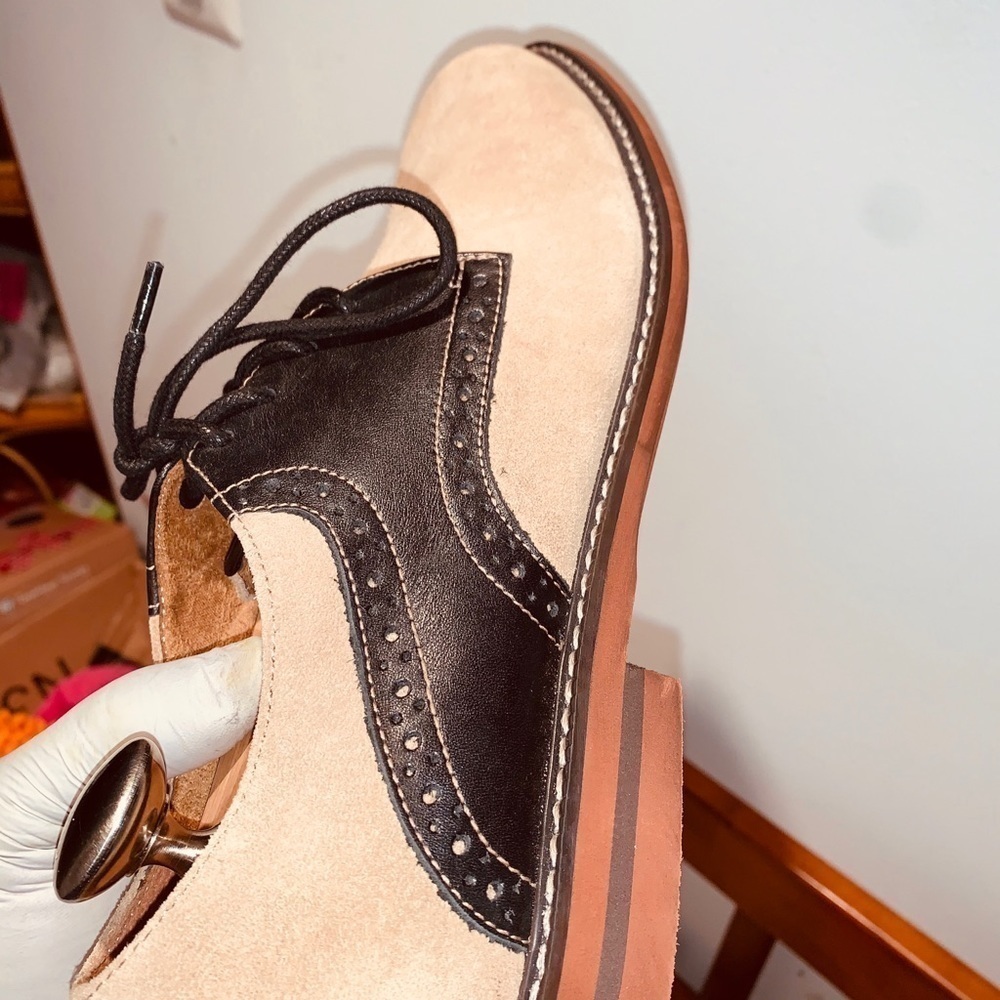 Florsheim Two Tone Derby Buck. - Picture 12 of 14